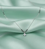 Load image into Gallery viewer, Four-Stone Unity 1.19 ct lab grown Diamond Mangalsutra
